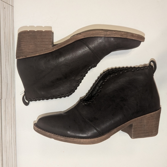 Volatile ankle boots - Picture 3 of 7